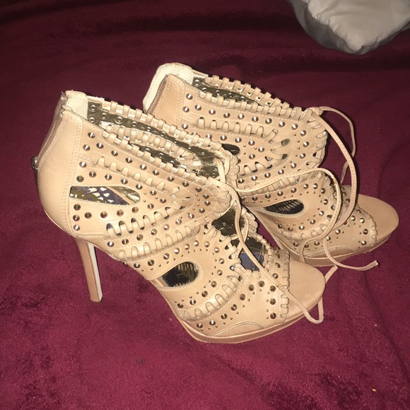 Open toe detailed high heel - Picture 2 of 3